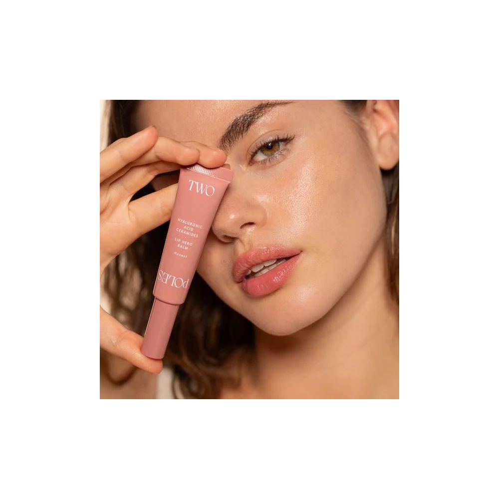 TWO POLES LIP HONEST HYALURONIC ACID CERAMIDES...